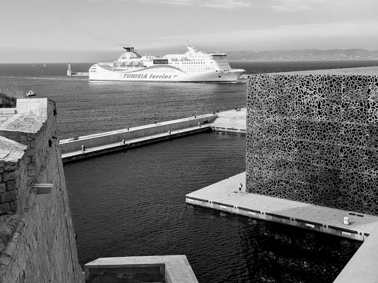 Vue Mer Le Panoramique Vieux-Port De Marselha Exterior foto