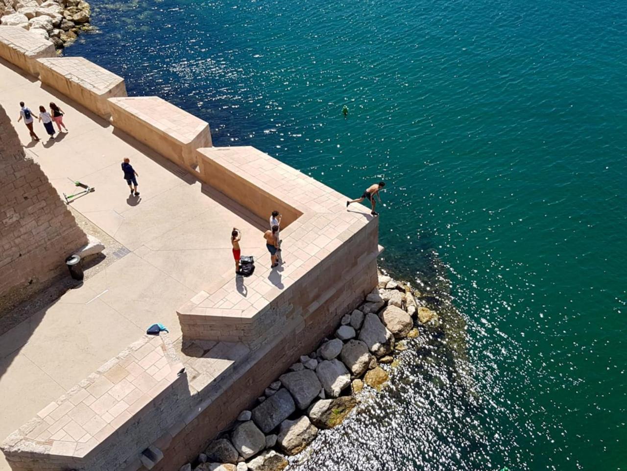 Vue Mer Le Panoramique Vieux-Port De Marselha Exterior foto